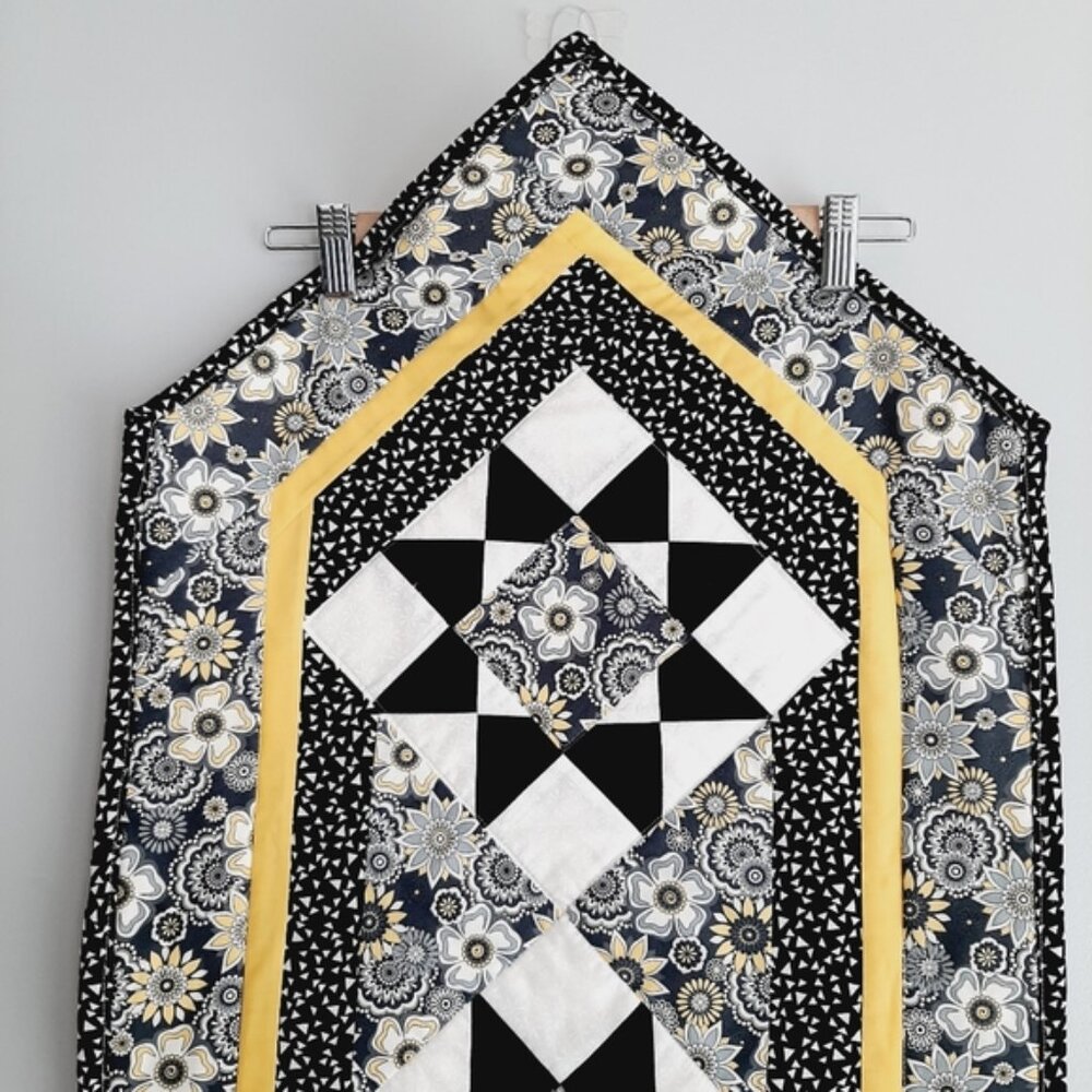 ?? Hand Made Quilted Geometric & Floral Table Runner Cloth